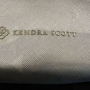 NEW Kendra Scott Silver Clutch with Sleek Design; cosmetic/jewelry travel bag